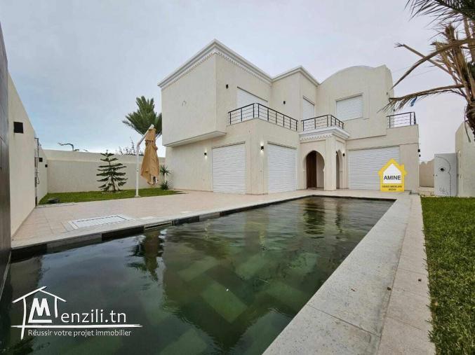 A vendre villa de luxe proche de centre ville Midoun Djerba