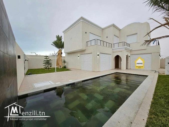 A vendre villa de luxe proche de centre ville Midoun Djerba