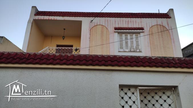 منزل طابقين له شهادة ملكية خاصة