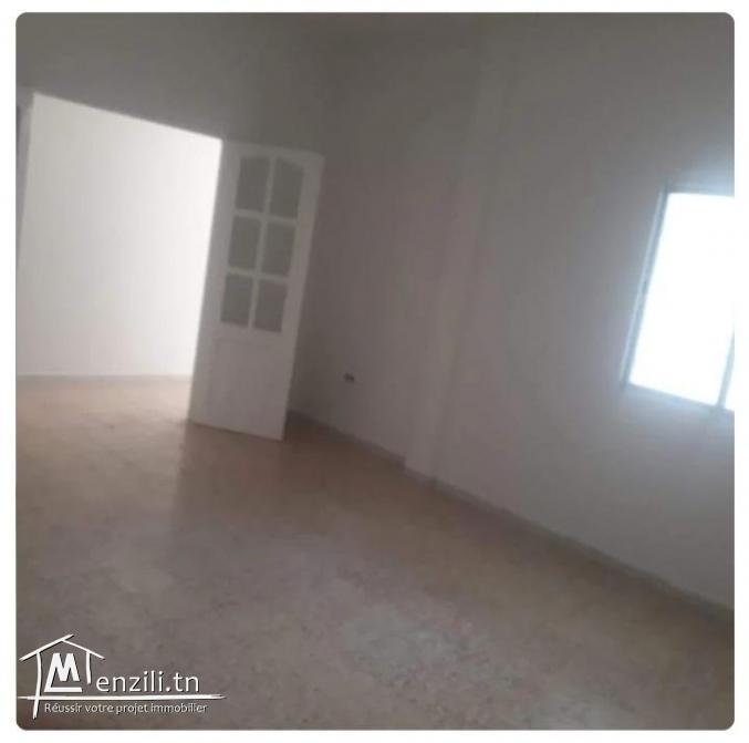 منزل من طابقين في حمام الأنف