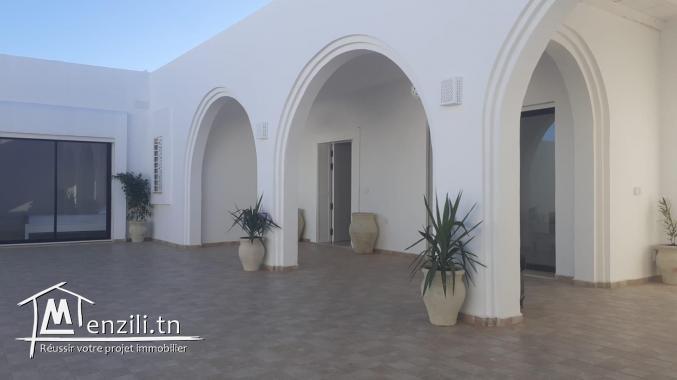 Villa neuve zone touristique, plage a pied