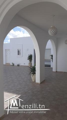 Villa neuve zone touristique, plage a pied