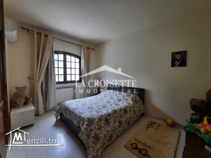 villa s+5 avec piscine à la soukra mvv0292