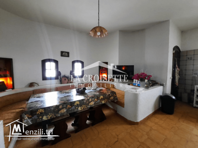 villa s+5 avec piscine à la soukra mvv0292