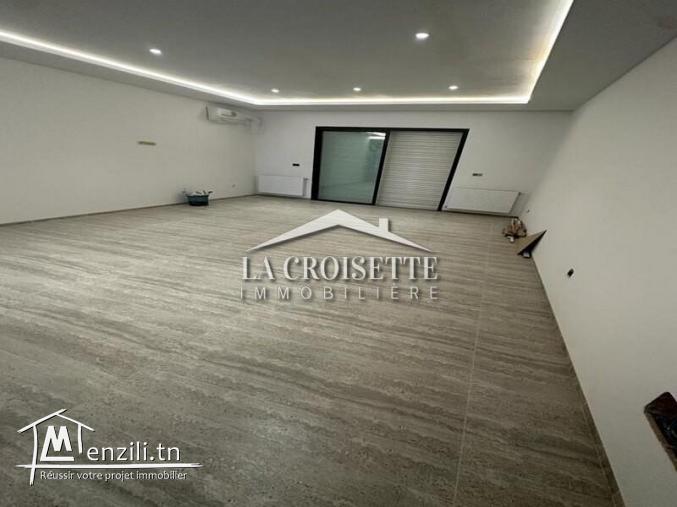 villa s+4 avec piscine en cours de finition à la soukra mvv0329