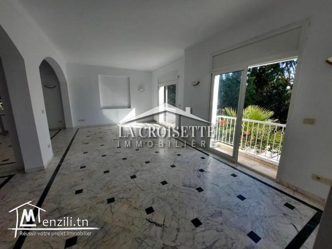 une villa s+6 avec piscine à gammarth mvv0168