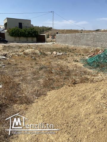 Terrain nu de 400 m2 à Sidi Thabet