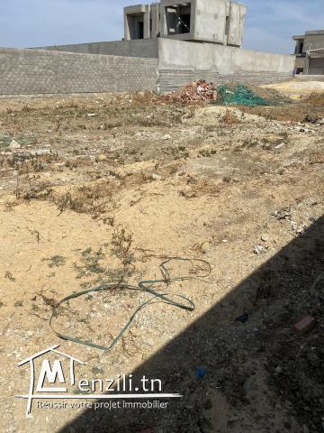 Terrain nu de 400 m2 à Sidi Thabet