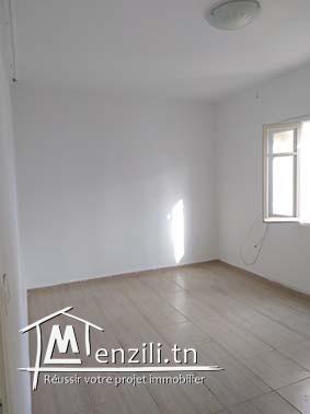 Appartement RDC rénové , immeuble zitouna , sfax