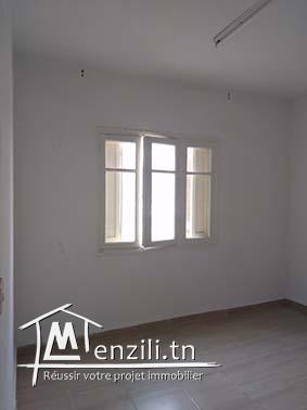 Appartement RDC rénové , immeuble zitouna , sfax