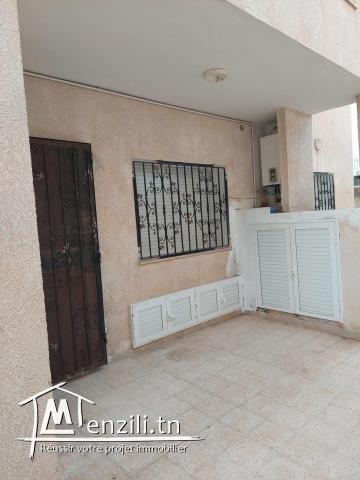 Maison à vendre Ariana - 2 étages de villas indépendants, jardin, 2 garages