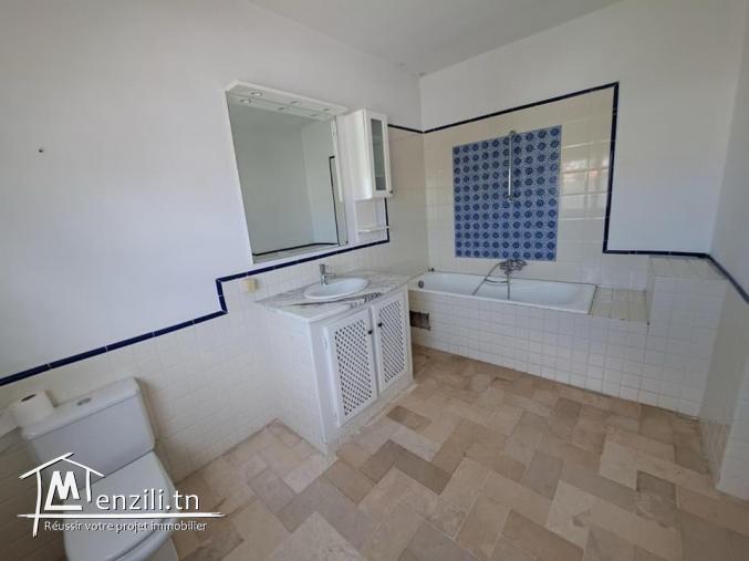 a louer une villa s+3 à la marsa nassim
