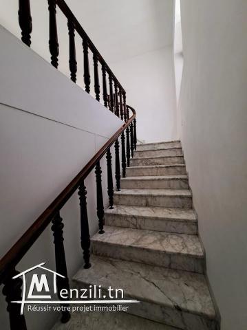 a louer une villa s+3 à la marsa nassim