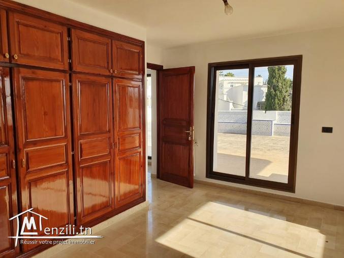 à louer une villa s+4 à gammarth