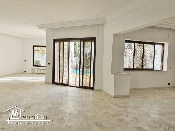 à louer une villa s+4 à gammarth