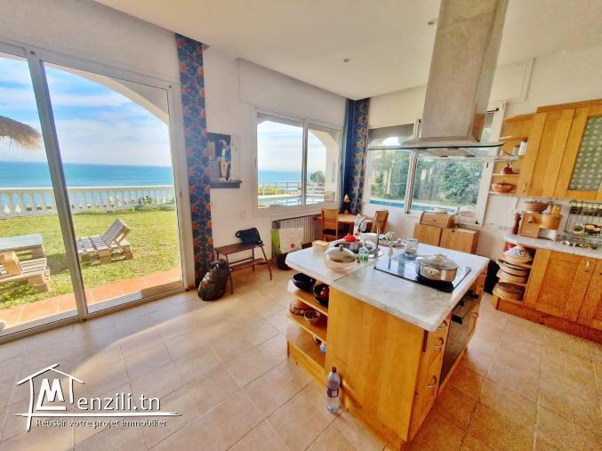 une villa s+5 à gammarth