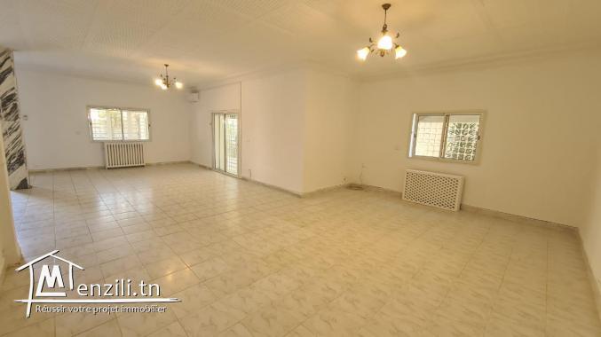 une villa s+4 à la marsa nassim