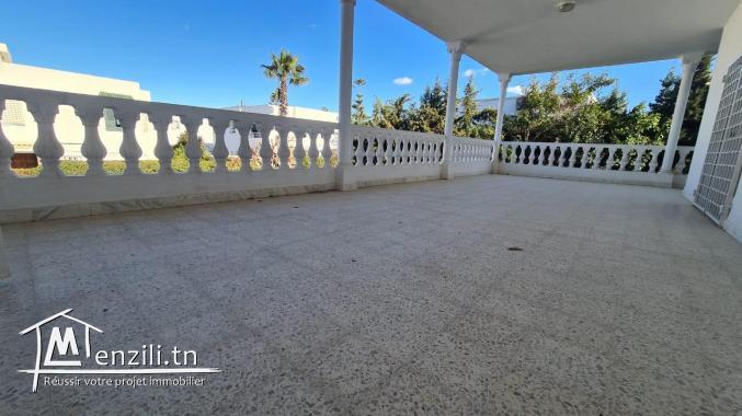 une villa s+4 à la marsa nassim