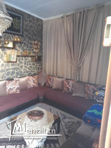 villa à vendre route tunis , à 10 klm de la route