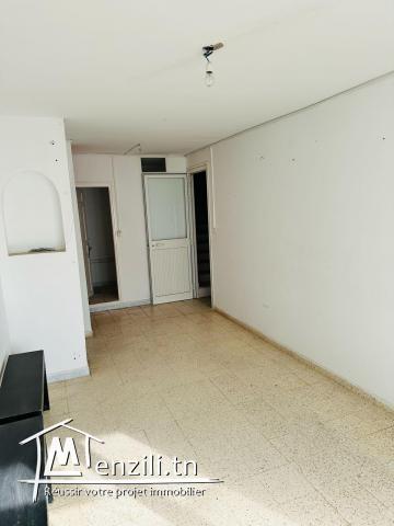 À louer : Bureau de 60 m² en plein cœur du centre-ville d'El Haouaria !