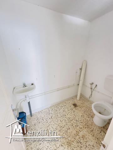 À louer : Bureau de 60 m² en plein cœur du centre-ville d'El Haouaria !