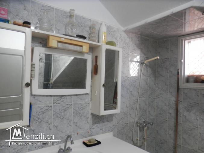 A vendre grande villa avec studio sur un grand terrain à Midoun Djerba