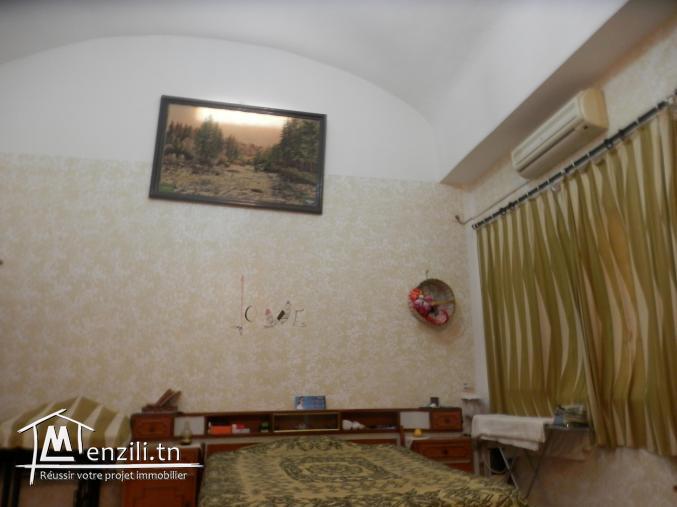 A vendre grande villa avec studio sur un grand terrain à Midoun Djerba