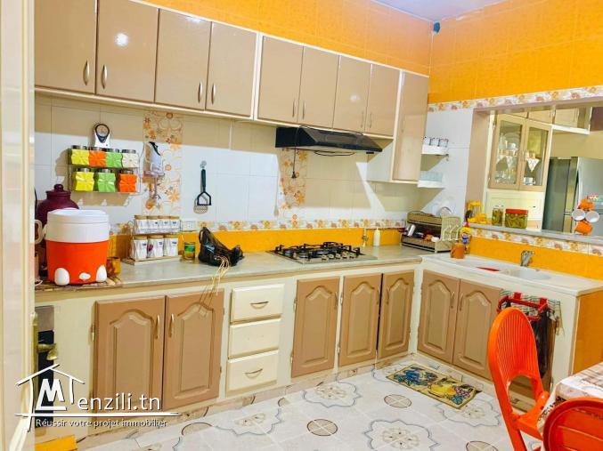 منزل للبيع في إقامة الأحمدي بالمحمدية ولاية بن عروس