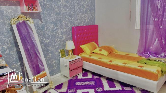 منزل للبيع في إقامة الأحمدي بالمحمدية ولاية بن عروس