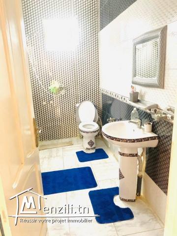 منزل للبيع في إقامة الأحمدي بالمحمدية ولاية بن عروس