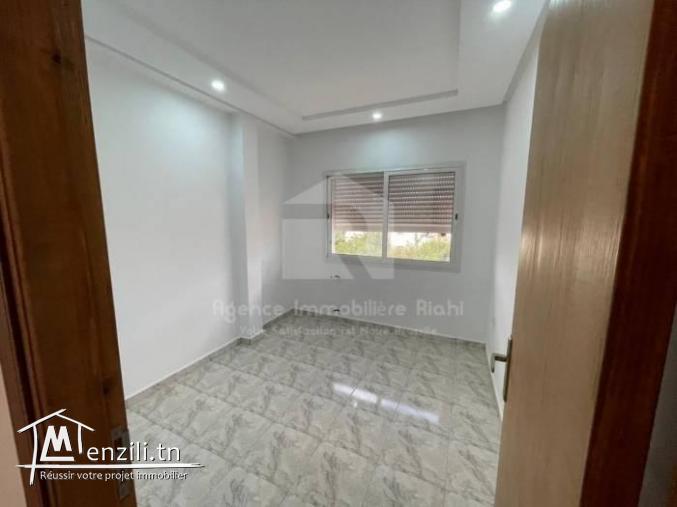 À louer un appartement S3 non meublé à cité Erriadh 1