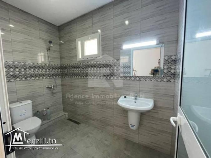 À louer un appartement S3 non meublé à cité Erriadh 1