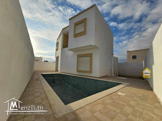 Villa de 170 m2  avec piscine et garage