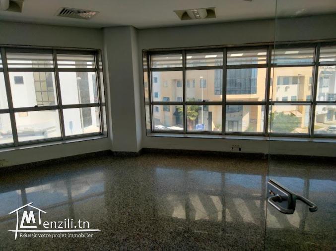 Très beau bureau 360 m² au berge du lac 1