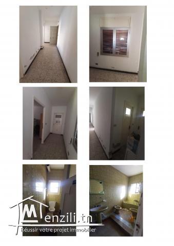 Étage Complet Idéalement situé au centre-ville de Tunis