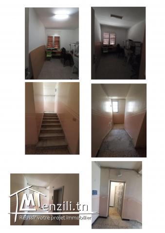 Étage Complet Idéalement situé au centre-ville de Tunis