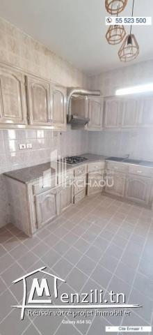 Ennasr à louer etage de villa s3