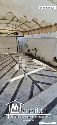 Ennasr à louer etage de villa s3