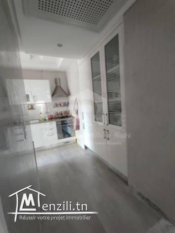 A Louer ( annuelle ) un appartement S3 avec jardin situé à Kantaoui