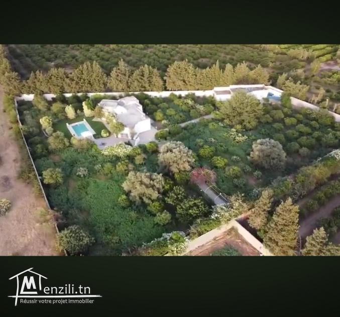 À vendre une belle villa + studio