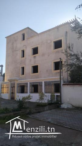 A vendre une jolie villa inachevée sur la route X3 TUNIS