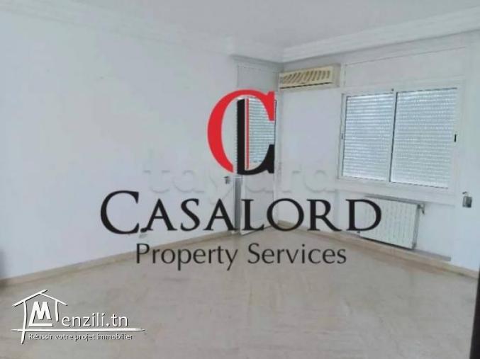  un appartement en S3 situé dans une résidence gardée à La Soukra.