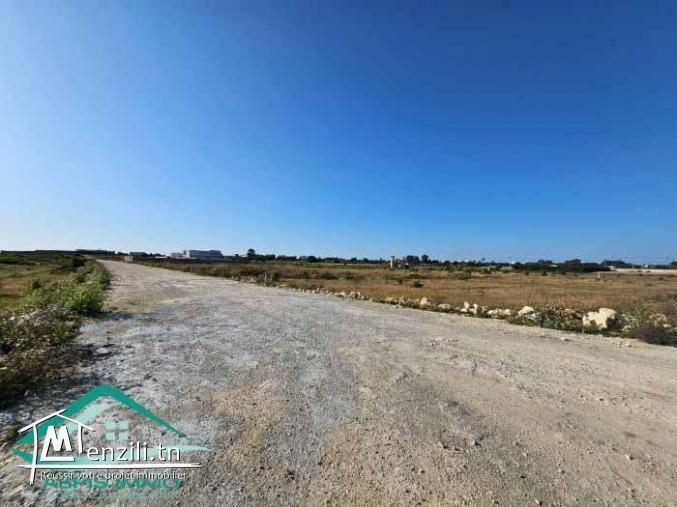 VT736:Terrain 2835 m² sur la route principale de ceinture Kelibia