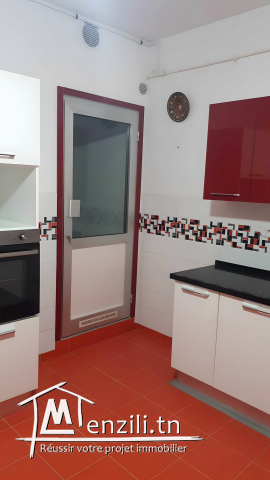 Appartement (S+2) au premier étage d’un immeuble (R+3)