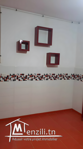 Appartement (S+2) au premier étage d’un immeuble (R+3)