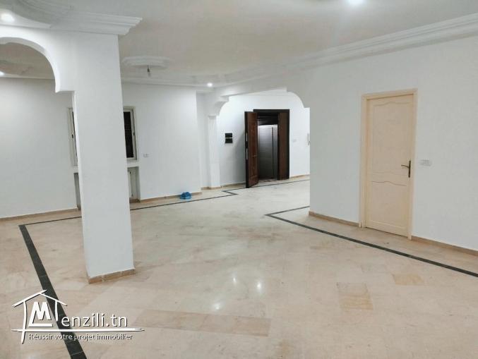 Immeuble 560m2 standing divisé en 3 appartements S+3