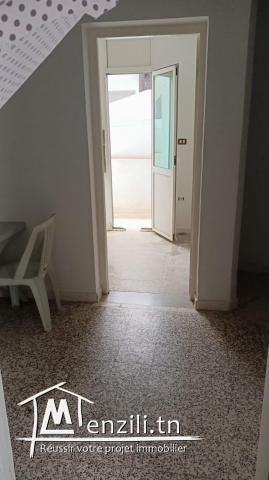 location maison étage de villa 1er étage au kram seulement pour famille