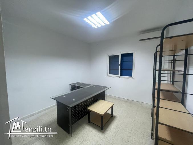 Showroom de 330m² à Boujardga Boumhal