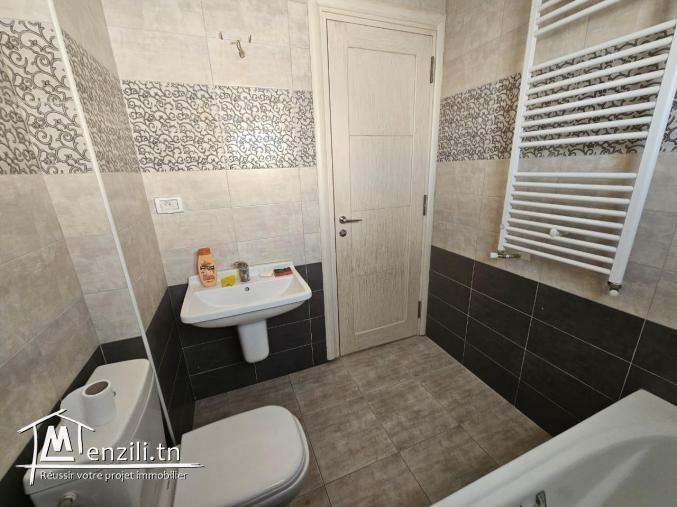 soukra étage de villa à louer