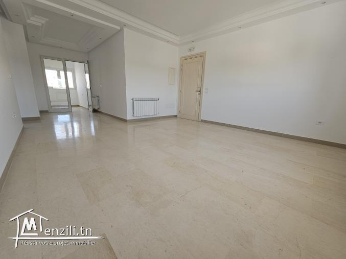 soukra étage de villa à louer